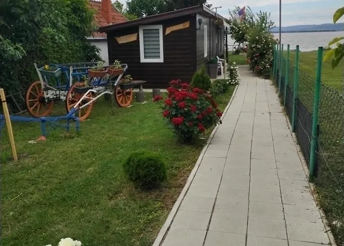 Dedin בית נופש *